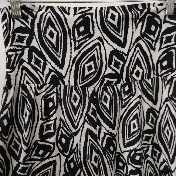 Chico's~ Super Line~ Black & White Boho Wide Leg Pants ~ Size S - Picture 4 of 9